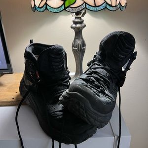 Hoka One One Tor Ultra Hi Waterproof